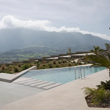 Neromai Cave Luxury Villa
