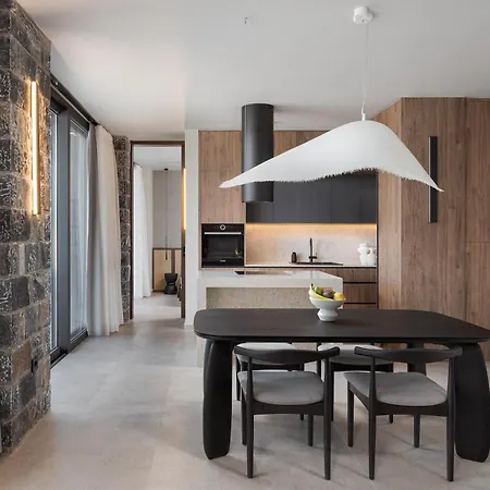 Neromai Cave Luxury Villa