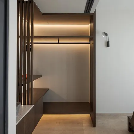 Neromai Cave Luxury Villa