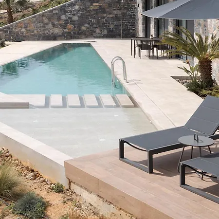 Neromai Cave Luxury Villa