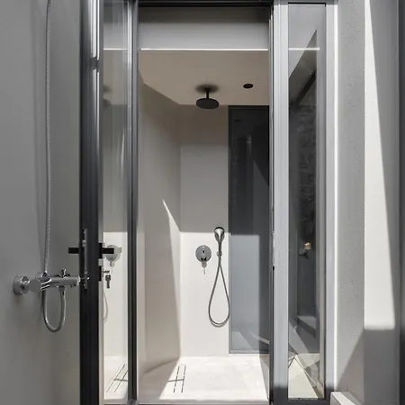 Neromai Cave Luxury Villa *
