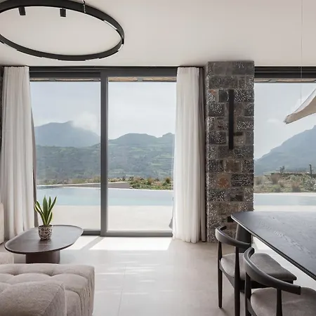 Neromai Cave Luxury Villa